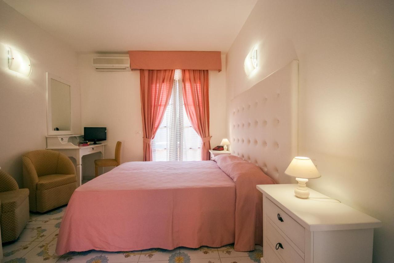 Hotel Residence Villa San Giovanni ポルトフェッラーイオ エクステリア 写真